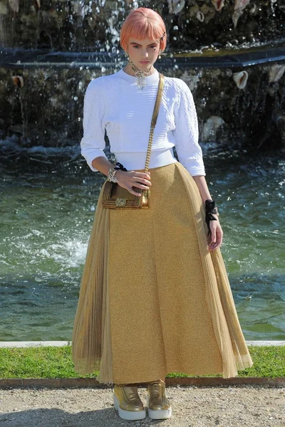 Look 32